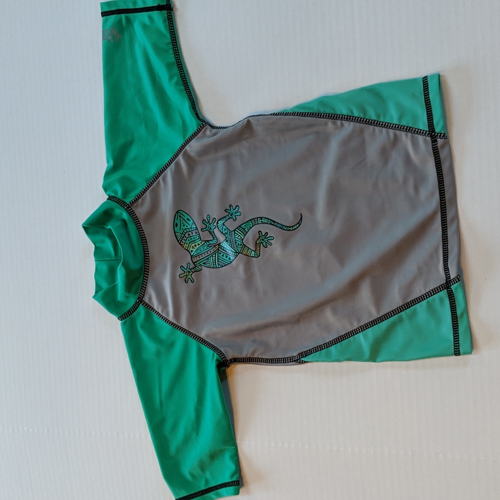 UV Skinz boys swim top. Sz 5
